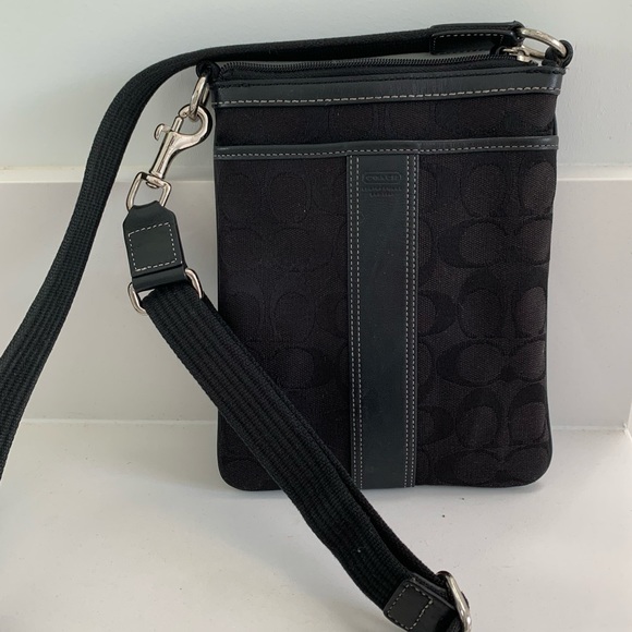 COACH Crossbody Bag - Picture 2 of 7